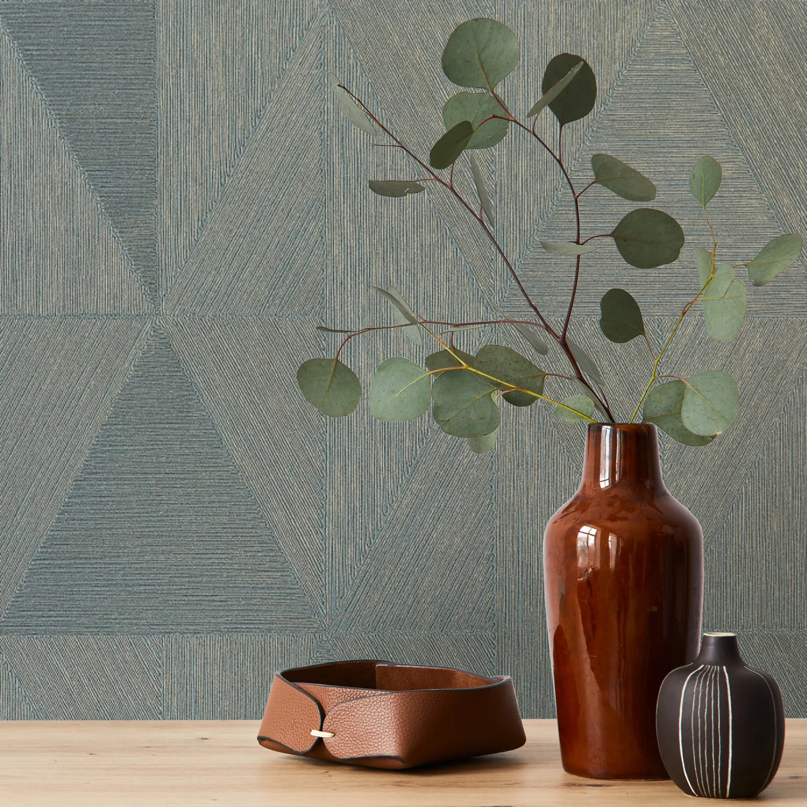 Tapeta metaliczna z geometrycznym wzorem PARANGON - OPALINE zgaszony zielony - Image 3