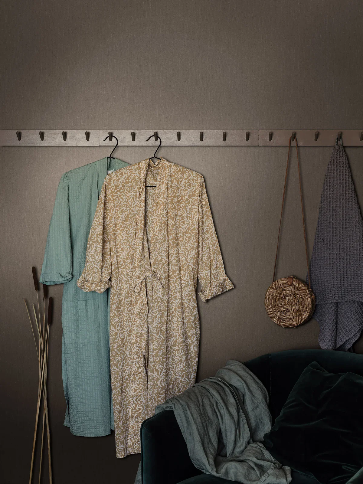 Tapeta strukturalna imitująca len LINEN - VINTAGE WOOD ciepły brązowy - Image 2