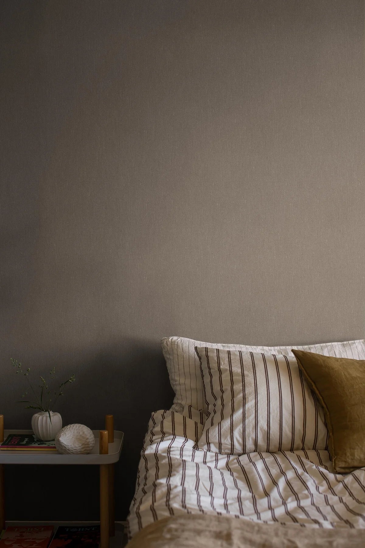 Tapeta strukturalna imitująca len LINEN - VINTAGE WOOD ciepły brązowy - Image 3