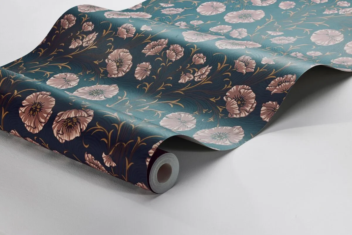 Tapeta z motywem roślinnym kwiatów POPPY FLOW granatowy z różowym - Image 3