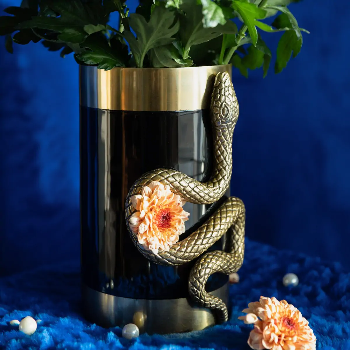 Wazon NEVER HURT A SNAKE VASE czarny ze złotym - Image 2