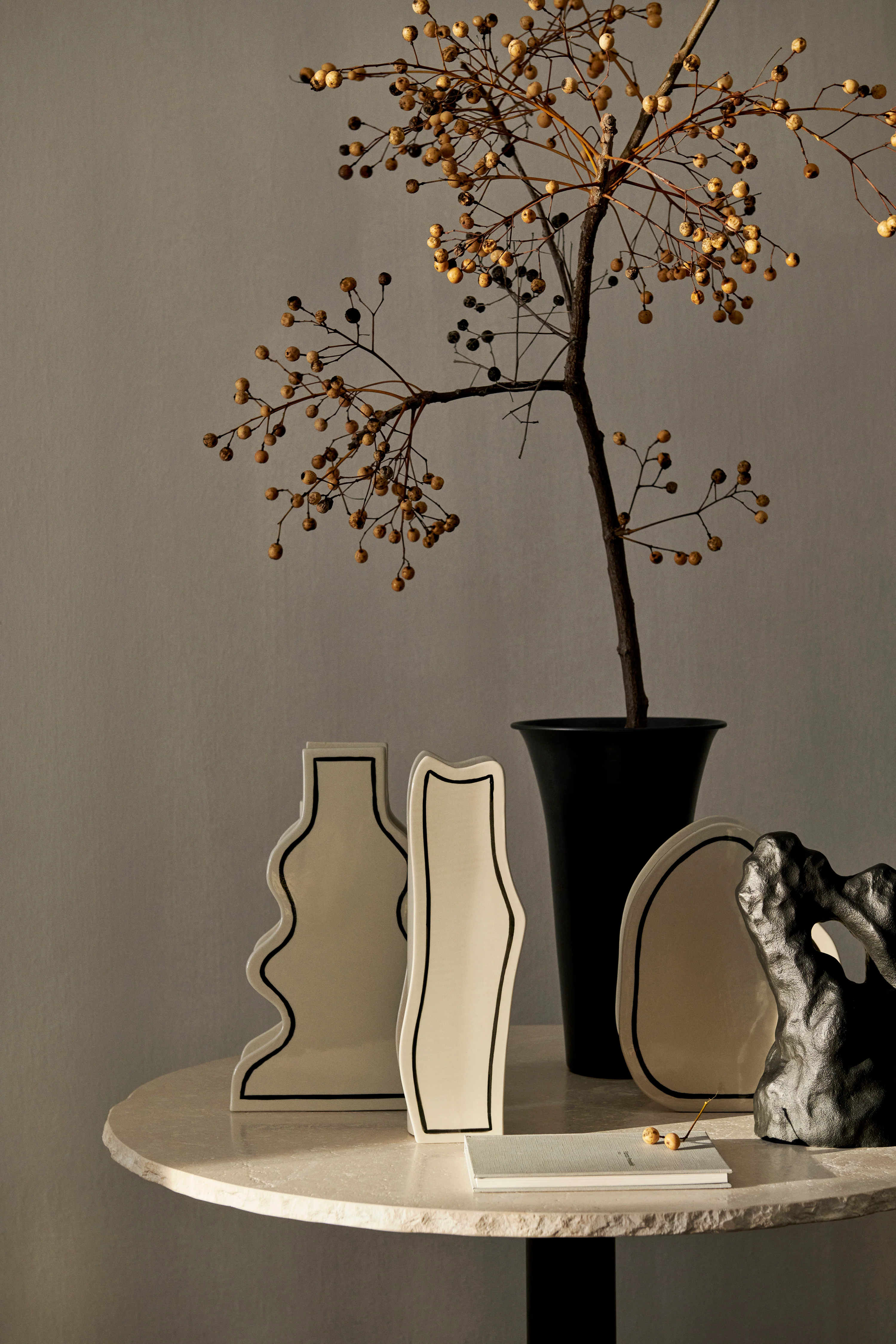 Wazon PASTE VASE ROUNDED złamana biel z czarnym wzorem - Image 4