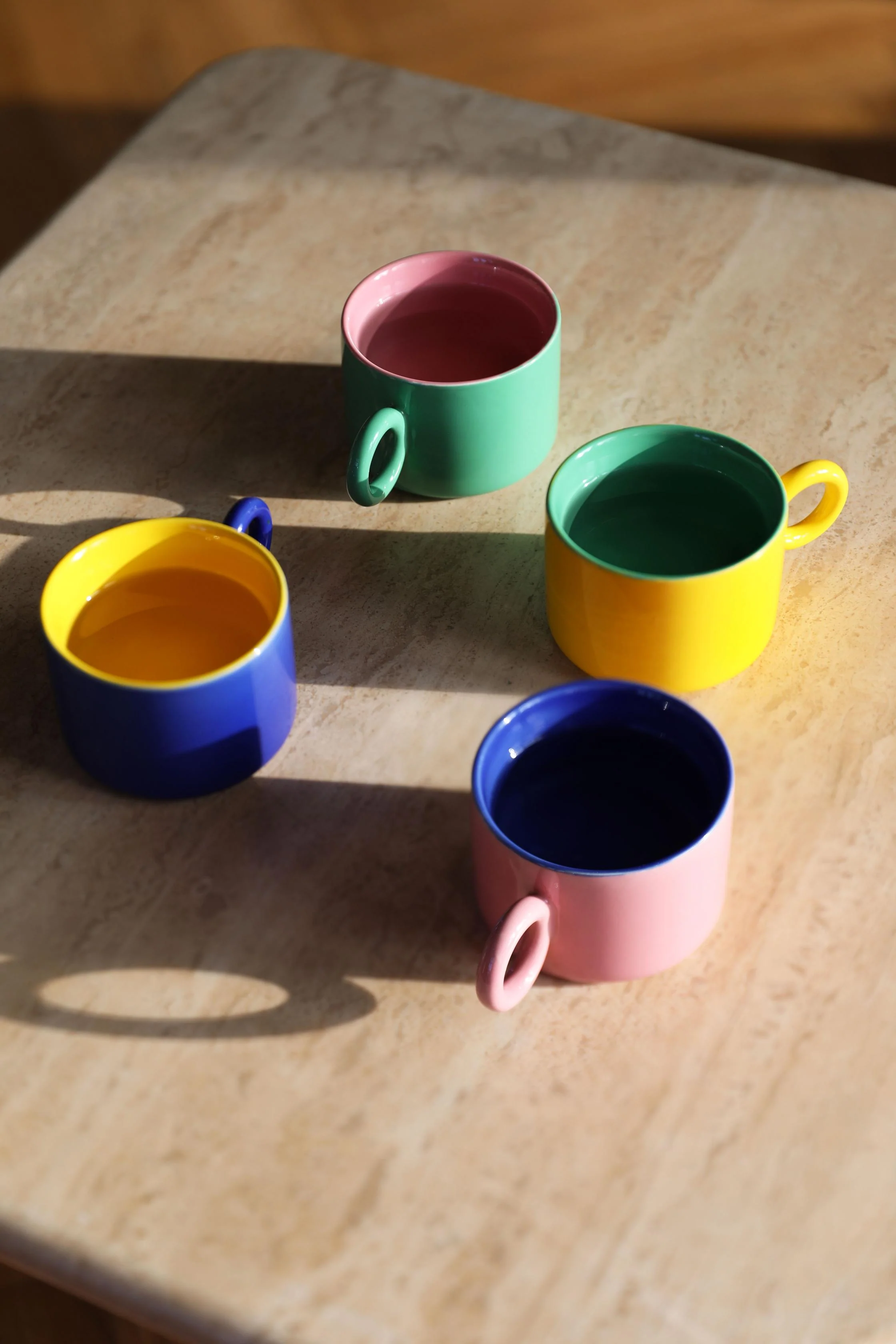 Zestaw filiżanek CHIQUITO kolorowa porcelana - Image 2