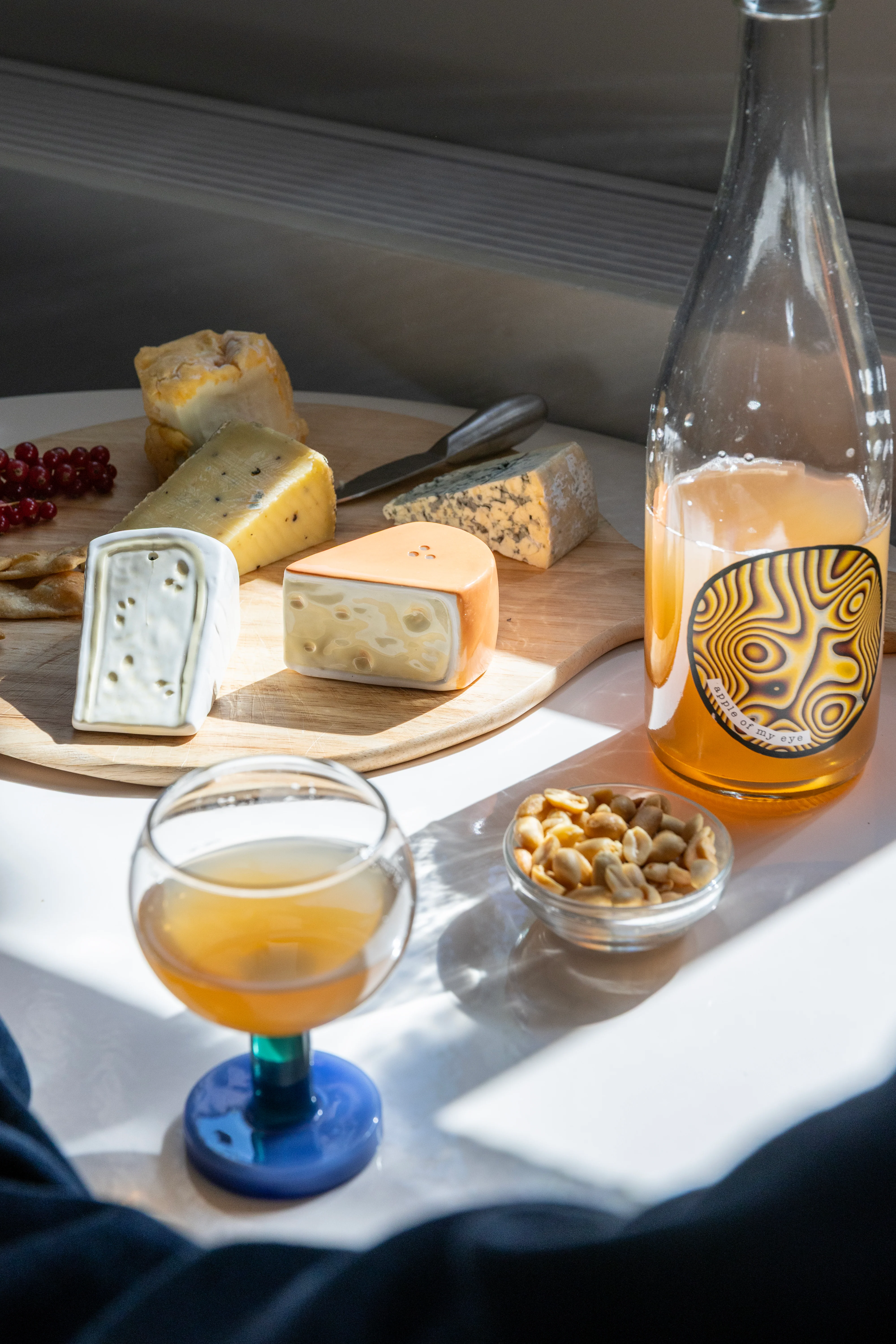 Solniczka i pieprzniczka CHEESE biały z pomarańczowym - Image 3