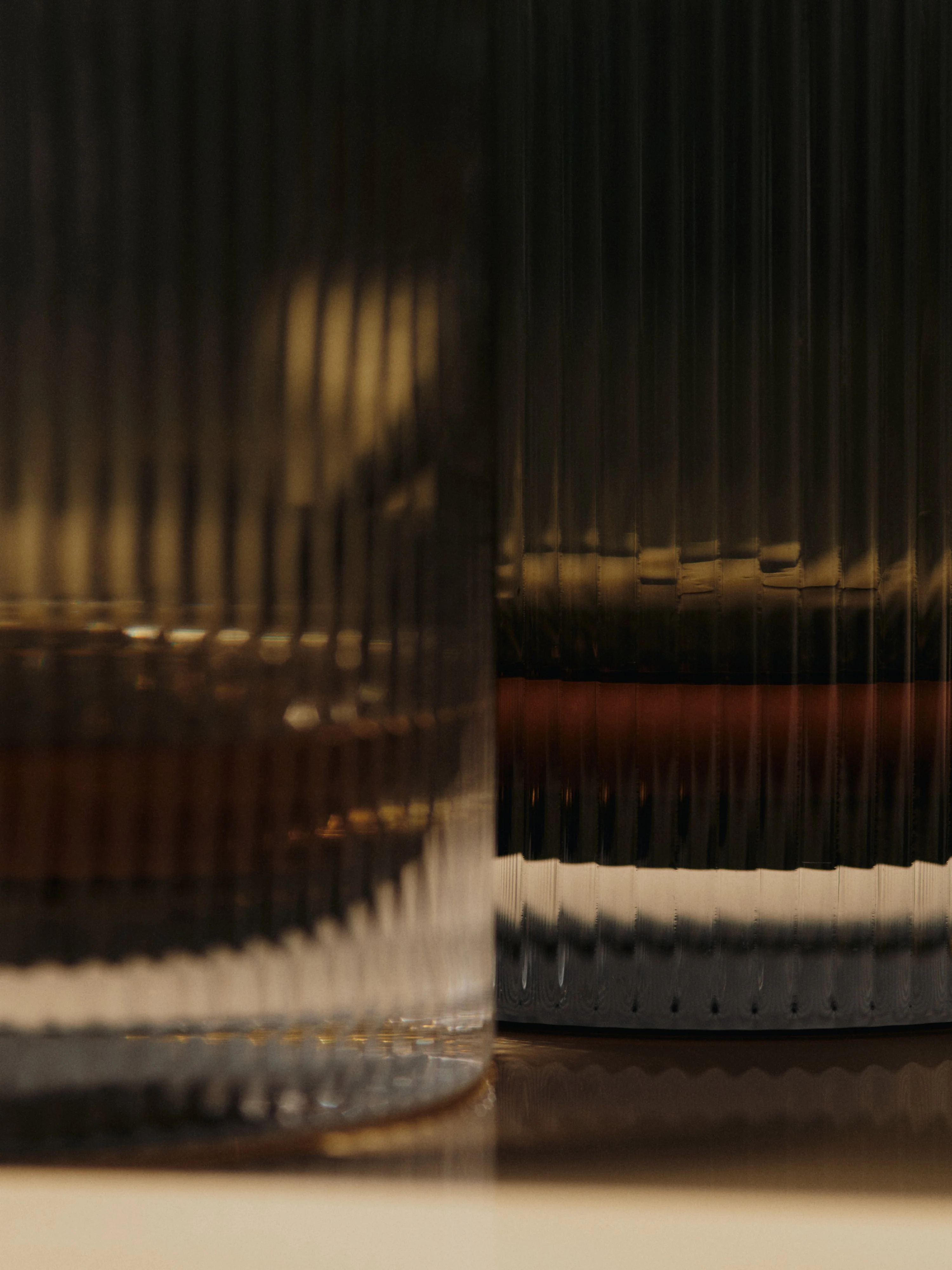 Zestaw szklanek RIPPLE dymione szkło - Image 6